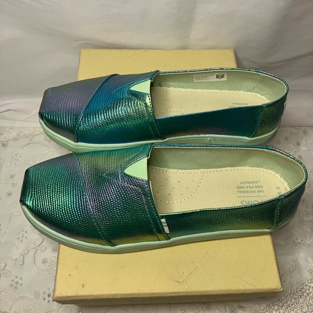 Women’s slip on shoe TOMS brand classic iridescent green